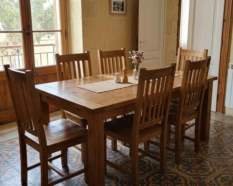 Example listing: Oak dining table with six chairs